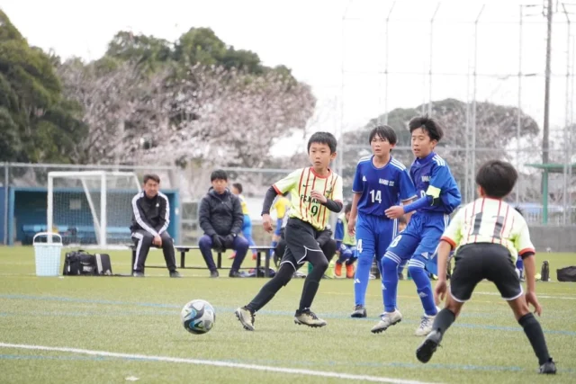 .
U-12リーグ　茨城県東地区2部

3〜5年生のメンバーで参加させていただきました。

3月30日
vs.波野SSS  0-1 ●

4月6日
vs.大野SSS  1-0 ○
vs.ドルフィン大洋SS  3-0 ○

明日4月29日　卜伝の郷にて
土合FCさん、FCリリオン行方さんと対戦です。

応援よろしくお願いします📣

#セレクション
#強化クラス
#サッカー
#サッカークラブ
#メンタルトレーニング
#フィジカルトレーニング
#鉾田市
#潮来市
#神栖市
#行方市
#鹿嶋市
#ジュニアユース
#FC鹿嶋
#fc_kashima
#FC鹿嶋ジュニアユース
#あしざるFC
#tanukifactory